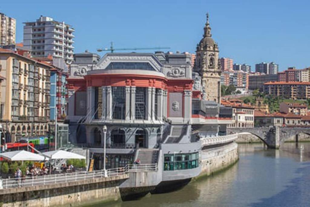 Lujoso Piso En Casco Viejo. Bilbao. Free Wifi. Apartment Luaran gambar